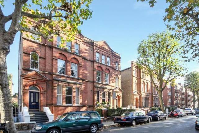 Apartment Cosy In Kensington Olympia London
