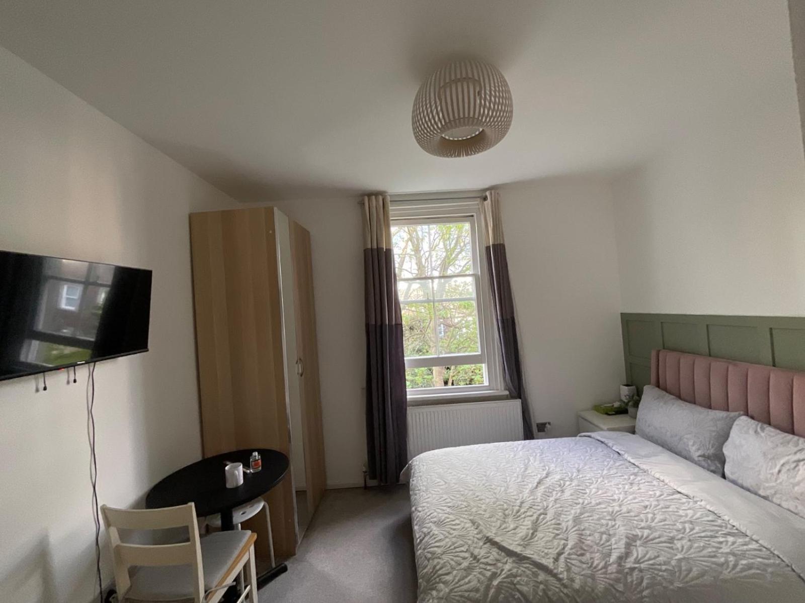 Cosy In Kensington Olympia Apartment London
